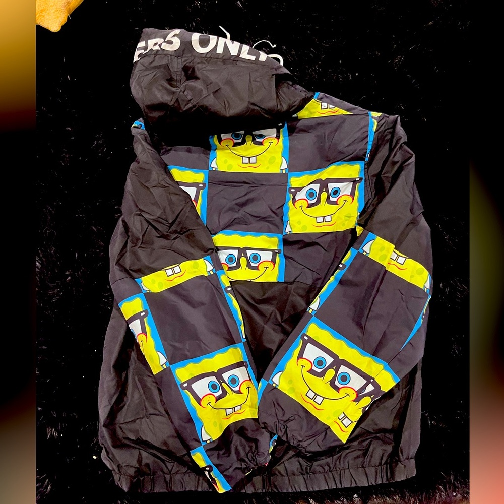 Members only men’s spongebobb jacket in med